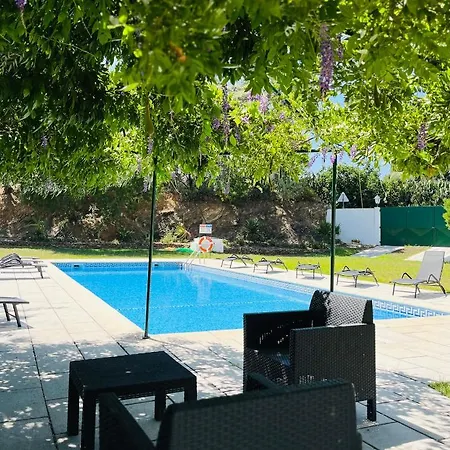 Change The World - Solar De Πανσιόν 4*