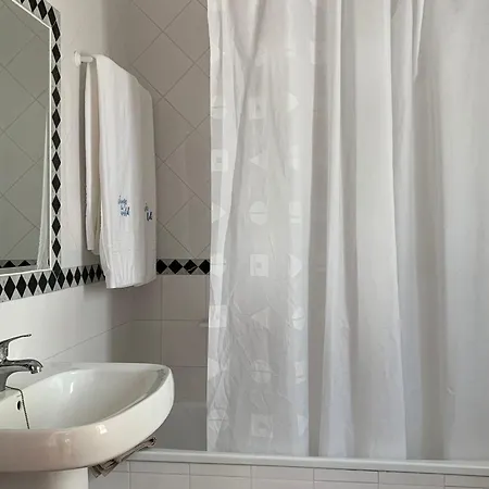 Change The World - Solar De Πανσιόν 4*